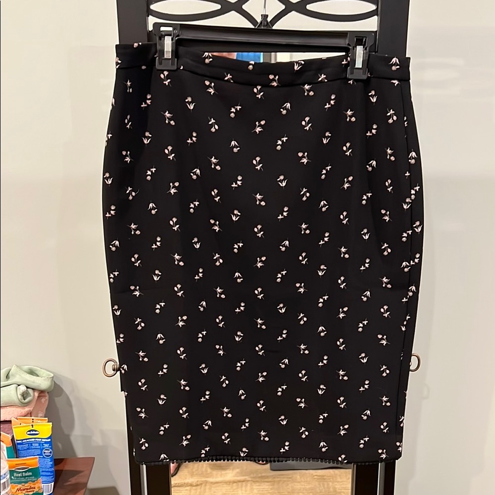 Ann Taylor Black and White Knee-Length Pencil Skirt